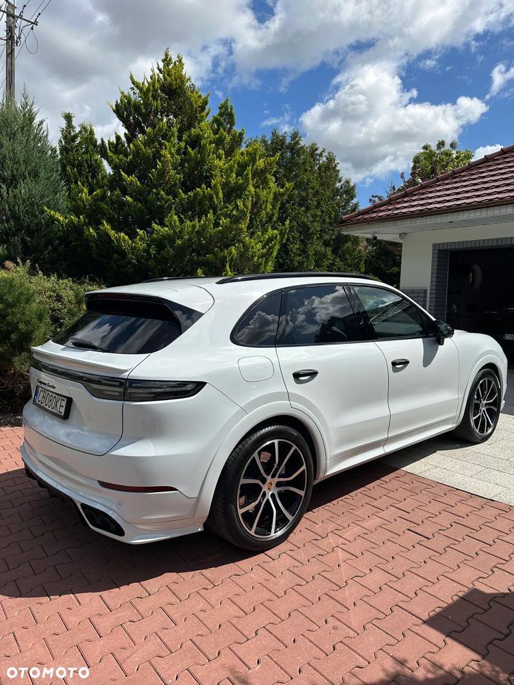 Porsche Cayenne Turbo - 4