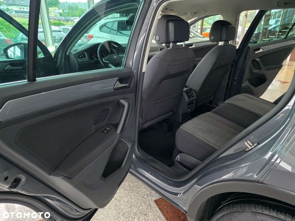 Volkswagen Tiguan - 11