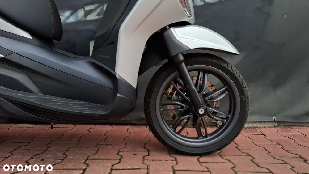 Piaggio Beverly - 11