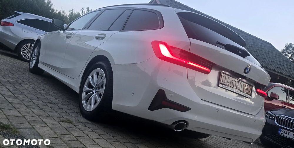 BMW Seria 3 320d M Sport - 16