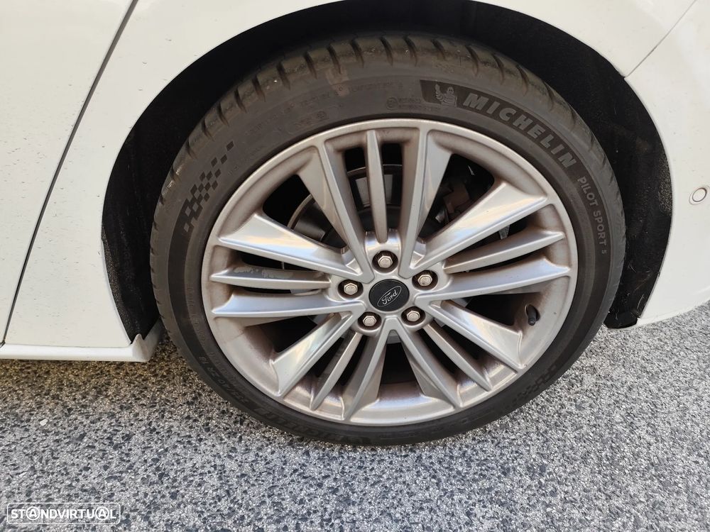 Ford Focus 1.0 EcoBoost MHEV Vignale - 55