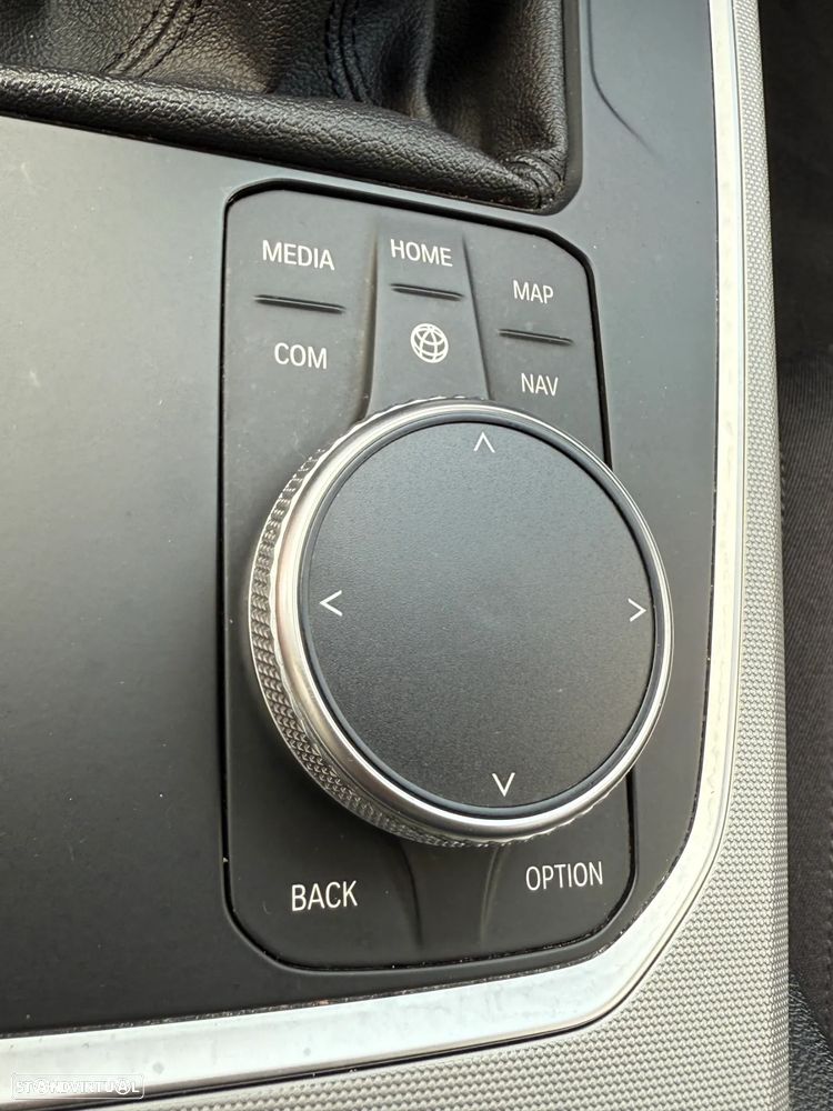 BMW 318 d Touring Advantage - 41