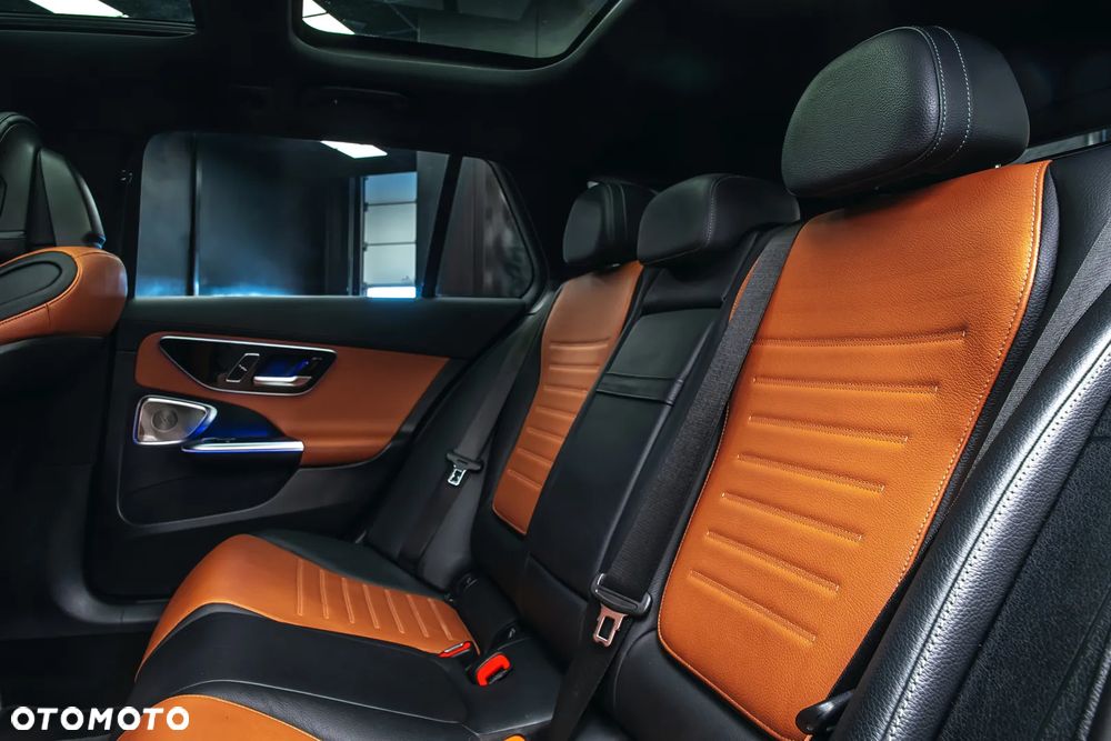 Mercedes-Benz Klasa C 300 mHEV 4-Matic AMG - 29