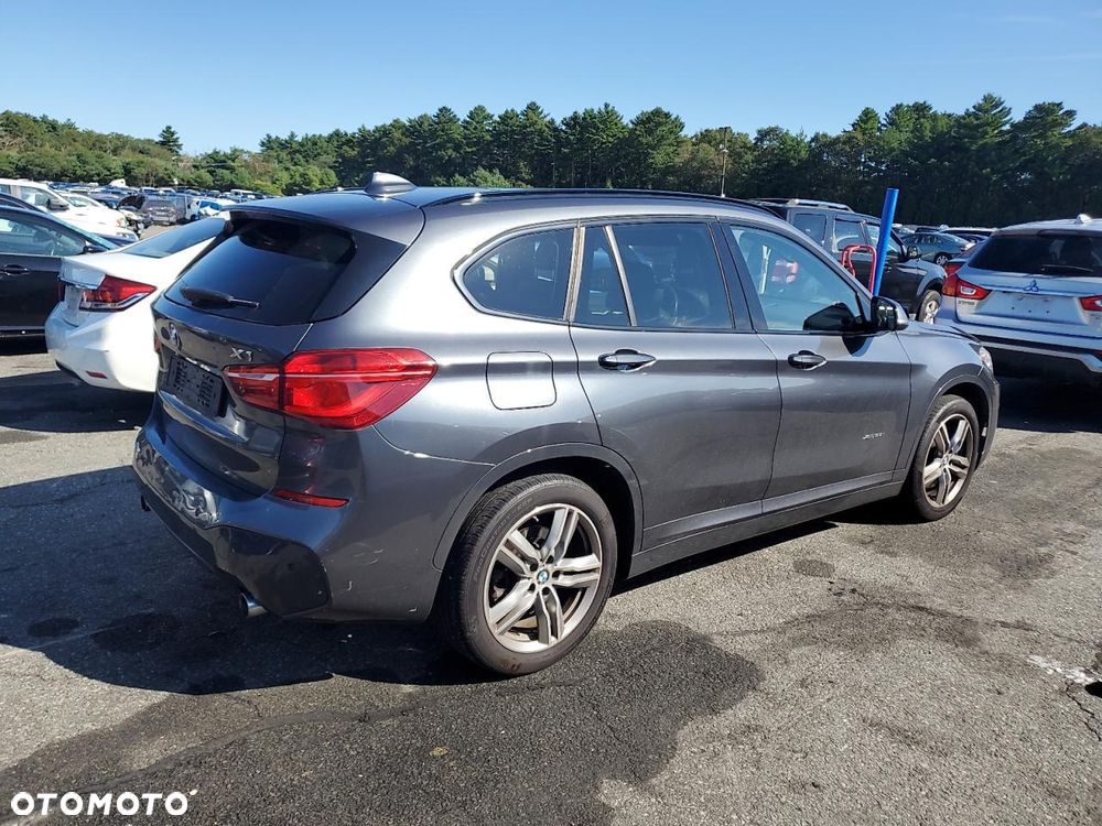 BMW X1 xDrive25i M Sport - 4