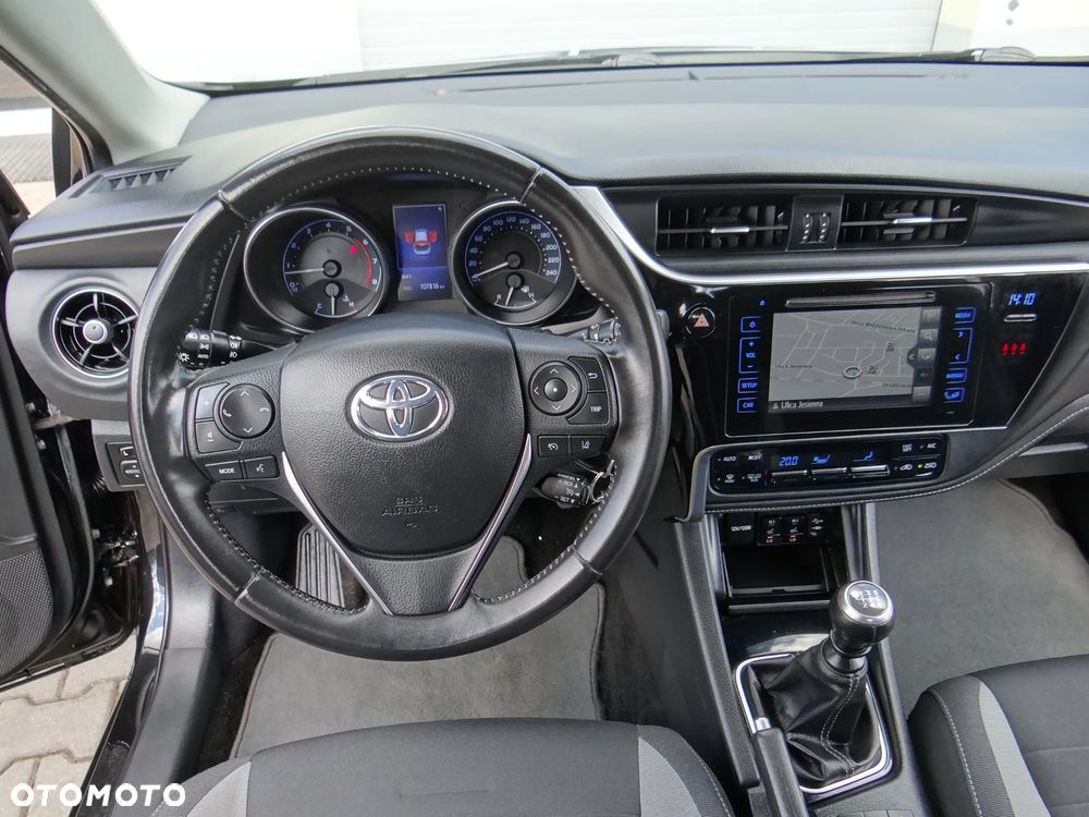 Toyota Auris 1.2 Turbo Team Deutschland - 25