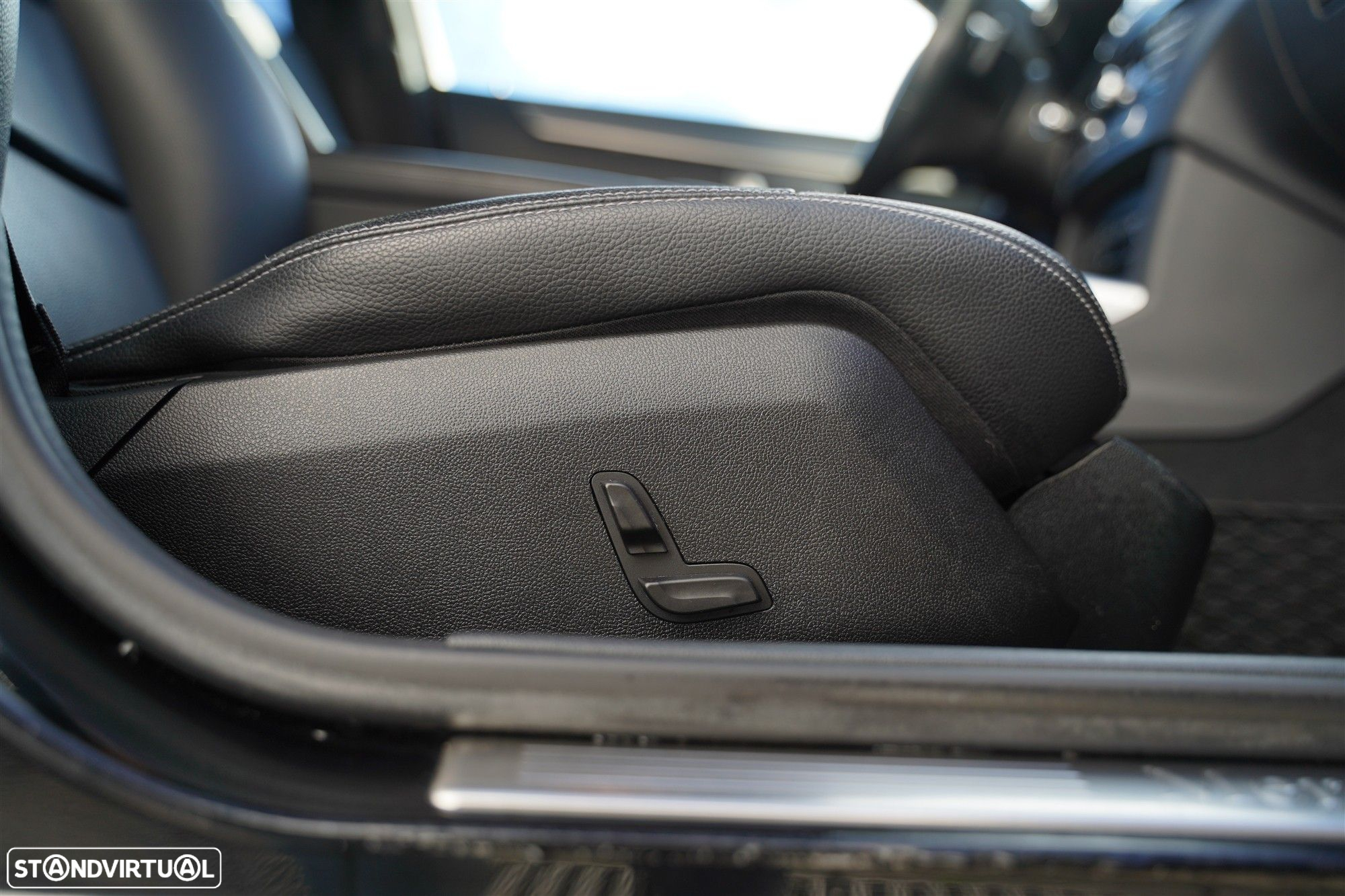Mercedes-Benz E 300 Bluetec Hybrid Avantgarde - 30