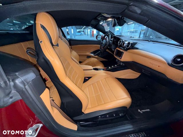 Ferrari California T - 24