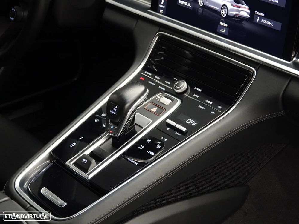 Porsche Panamera Sport Turismo 4 E-Hybrid - 41
