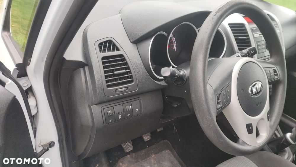 Kia Venga - 13