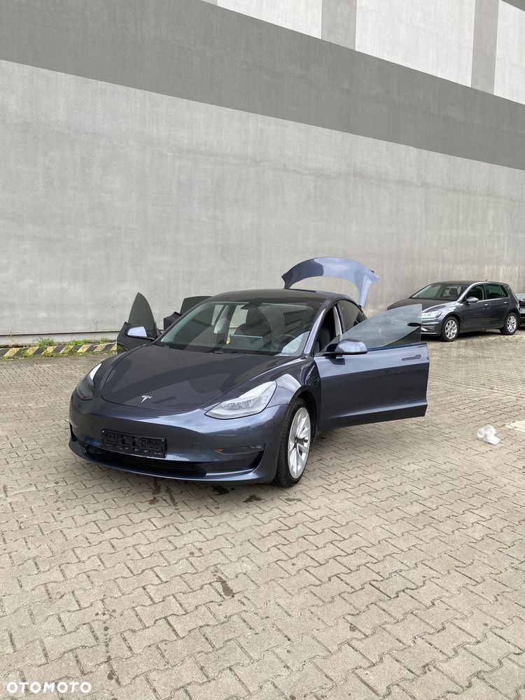 Tesla Model 3 - 11
