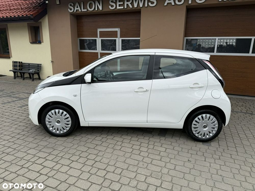 Toyota Aygo x-play touch - 11
