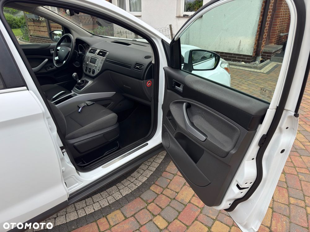 Ford Kuga - 26