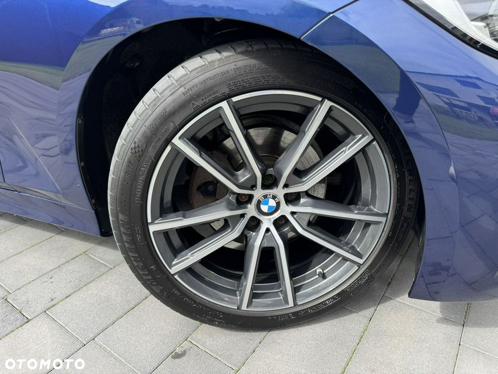 BMW Seria 3 320d Sport Line Shadow sport - 25