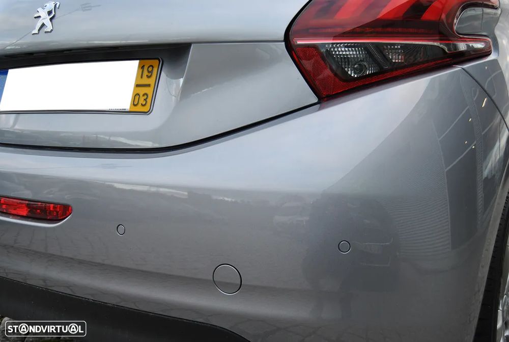 Peugeot 208 1.2 PureTech Signature - 14