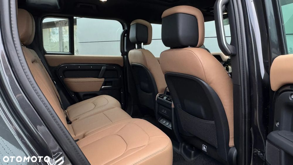 Land Rover Defender 110 D350 X-Dynamic HSE - 12