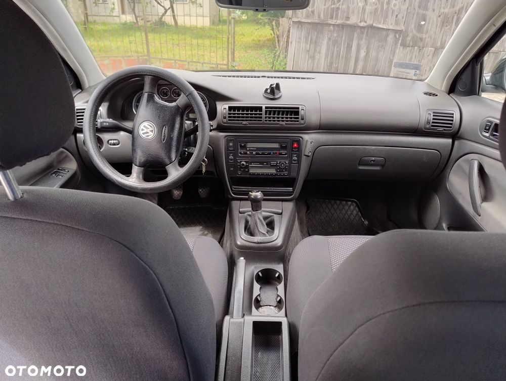 Volkswagen Passat - 2