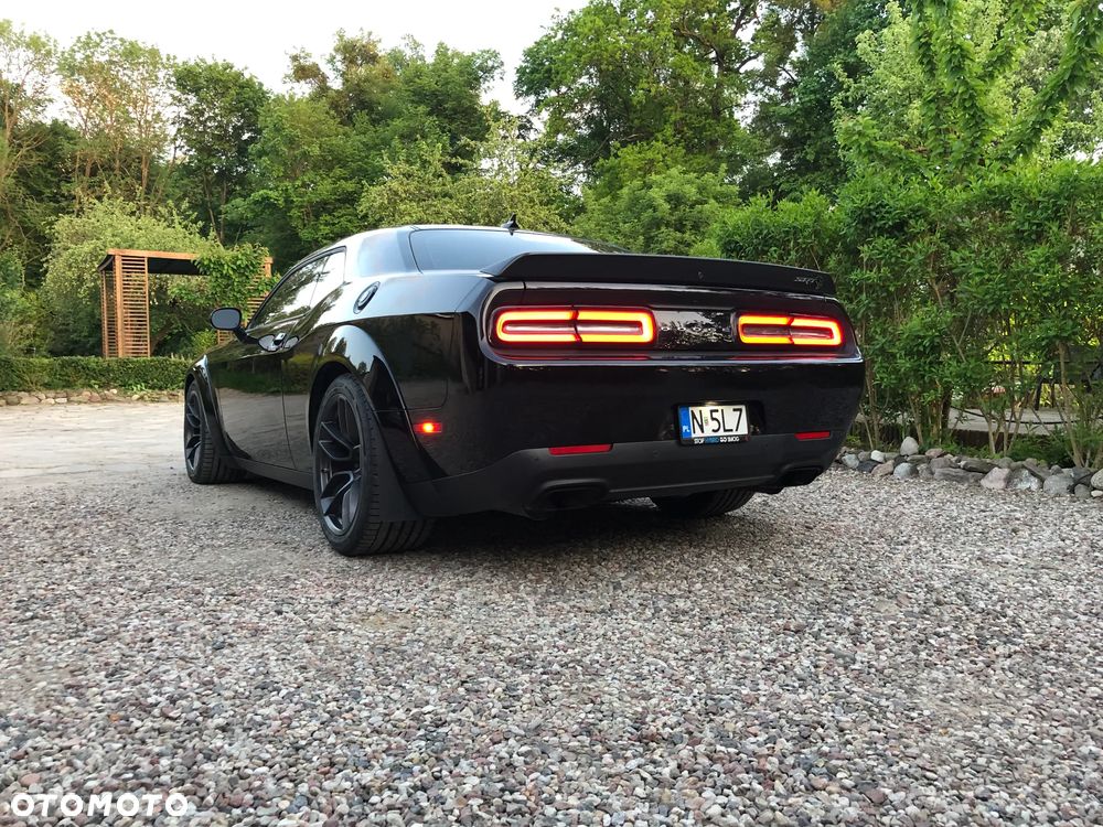 Dodge Challenger - 6