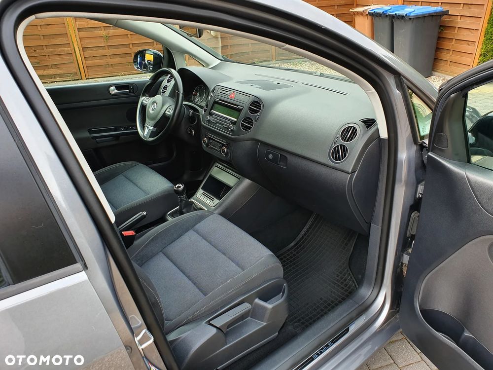 Volkswagen Golf Plus - 12