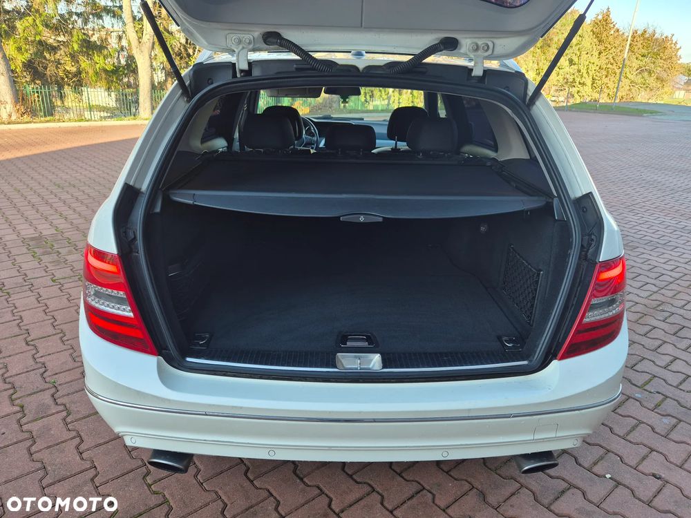 Mercedes-Benz Klasa C 350 CDI DPF (BlueEFFICIENCY) 7G-TRONIC Avantgarde - 20