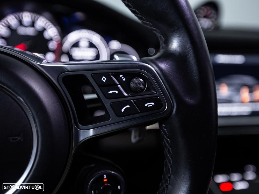 Porsche Panamera Turbo - 24