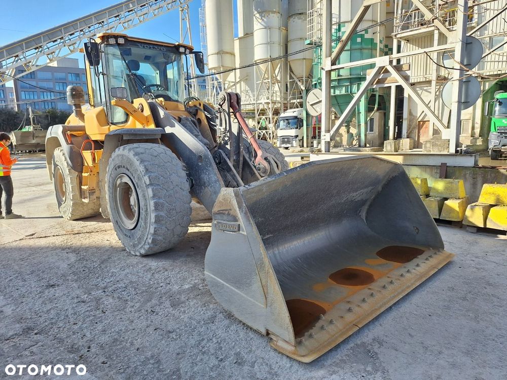 Volvo L 120 H 4X4 - 3