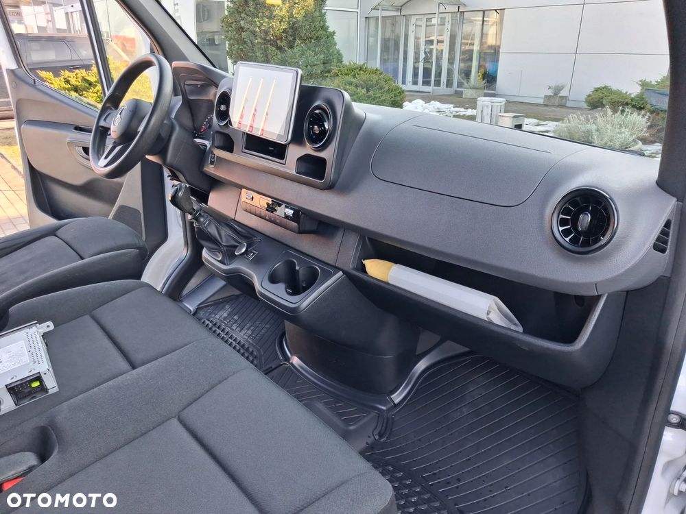 Mercedes-Benz SPRINTER - 18