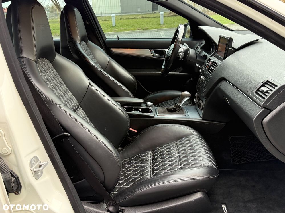 Mercedes-Benz Klasa C 63 AMG 7G-TRONIC - 13