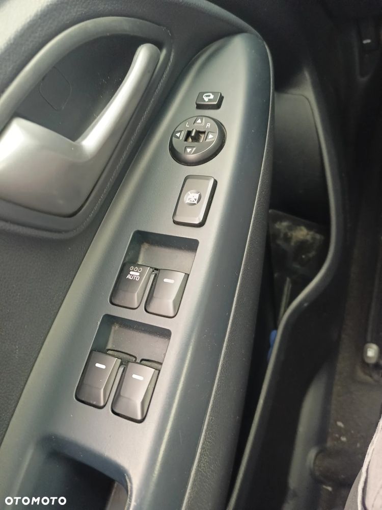 Kia Rio 1.2 Business Line - 12