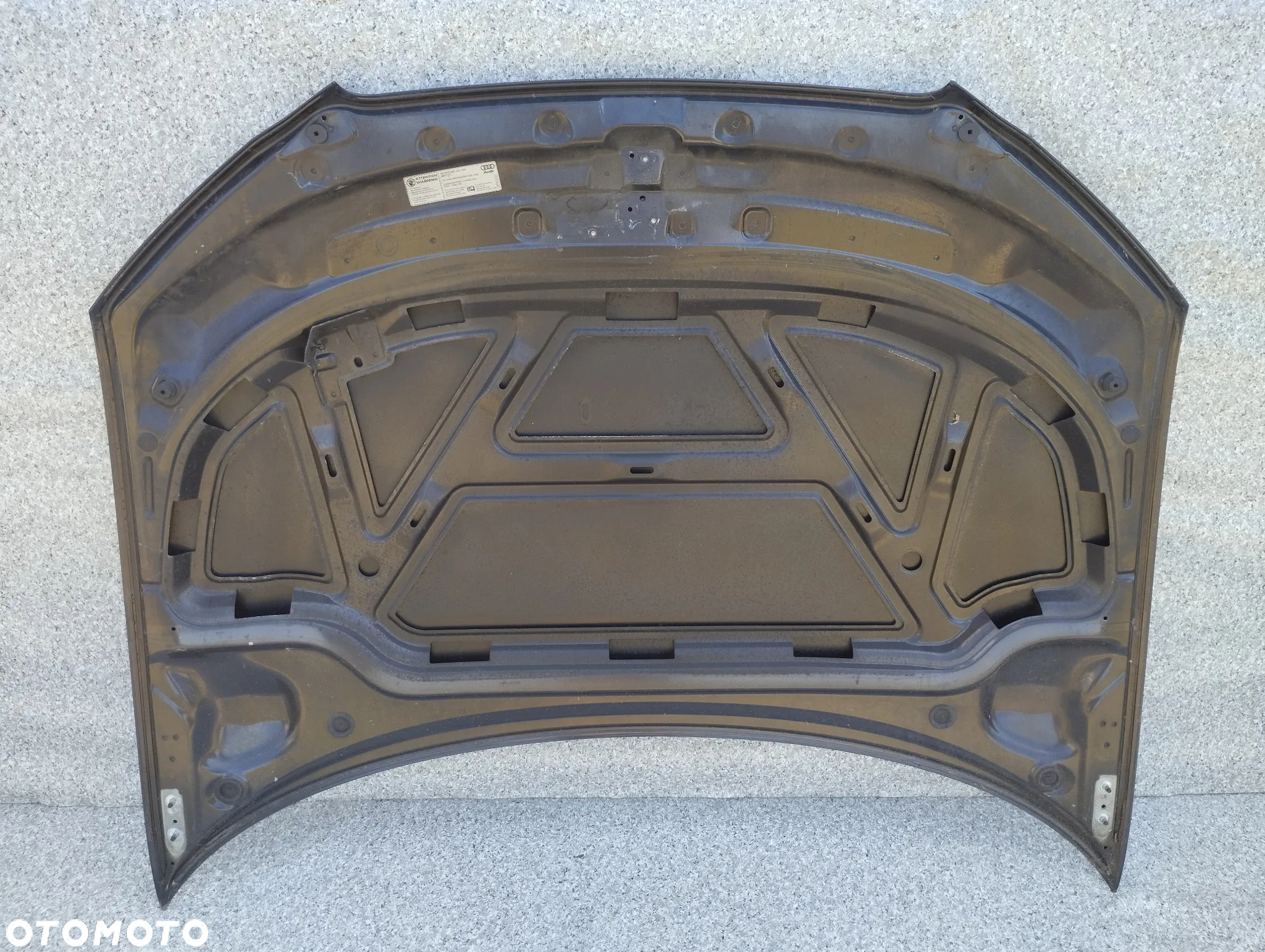 Audi A3 8P Lift 09-12r maska - 4