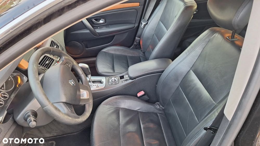 Renault Laguna 2.0 dCi FAP Initiale - 10