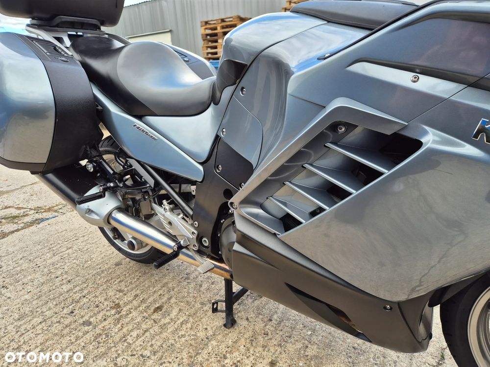 Kawasaki GTR - 12