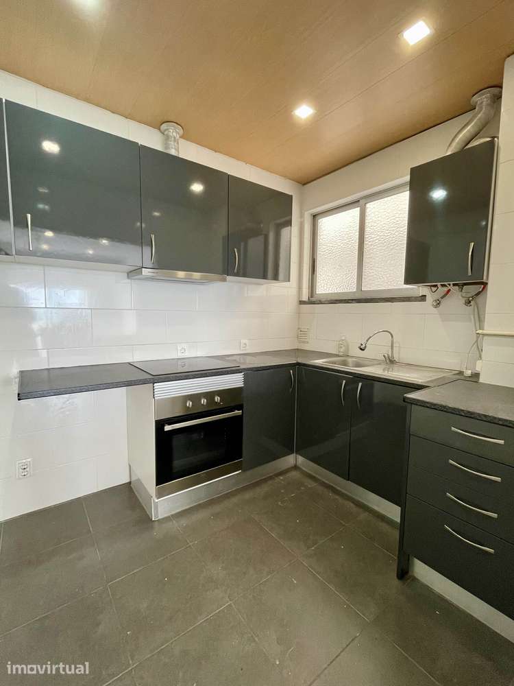 Apartamento T3 c/ garagem para arrendamento no Largo Colégio Militar - Grande imagem: 4/20