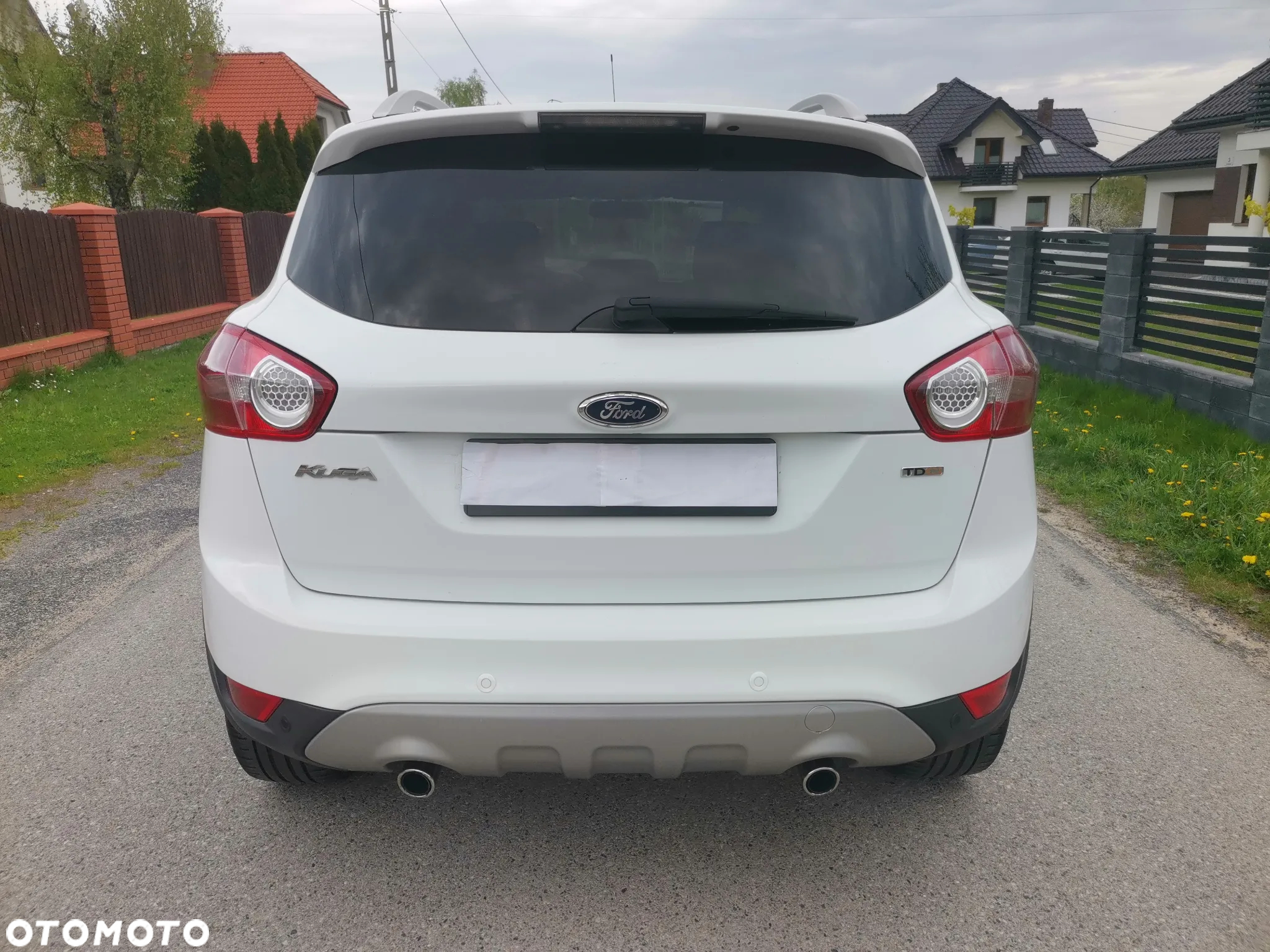 Ford Kuga 2.0 TDCi 2x4 Titanium - 4