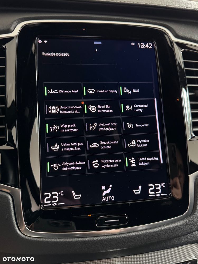 Volvo XC 90 T8 AWD Plug-In Hybrid R-Design 7os - 26