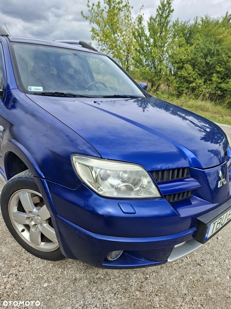 Mitsubishi Outlander - 4