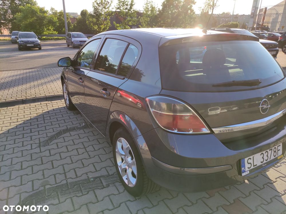 Opel Astra 1.7 CDTI Essentia - 4