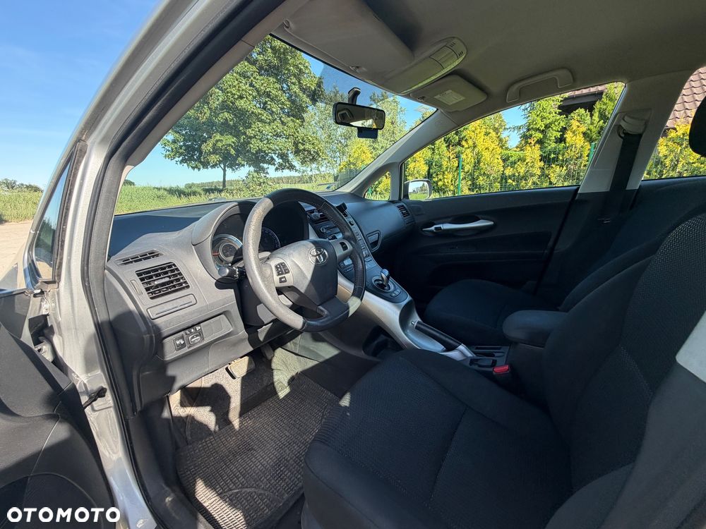 Toyota Auris 1.8 HSD Sol - 10