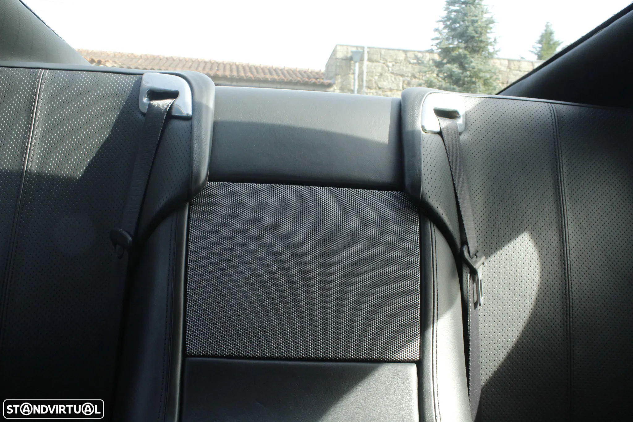 Aston Martin DB9 Coupe Touchtronic - 36