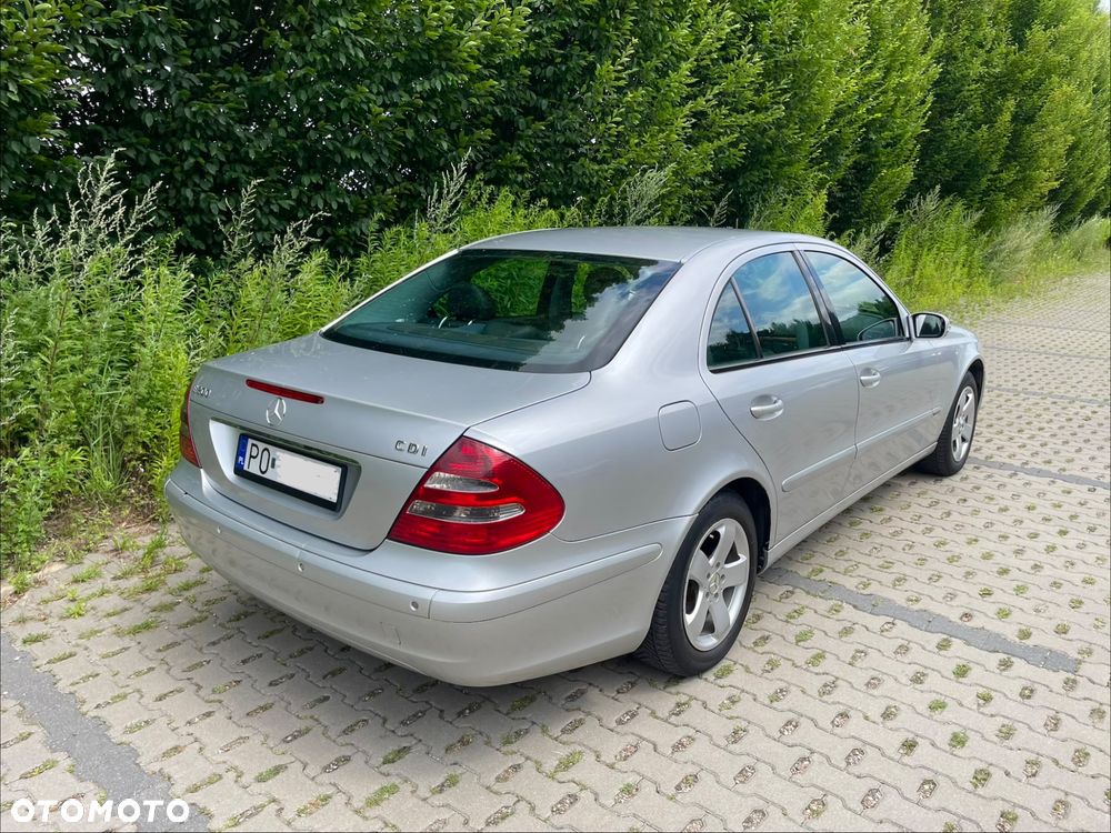Mercedes-Benz Klasa E 200 CDI Classic - 3
