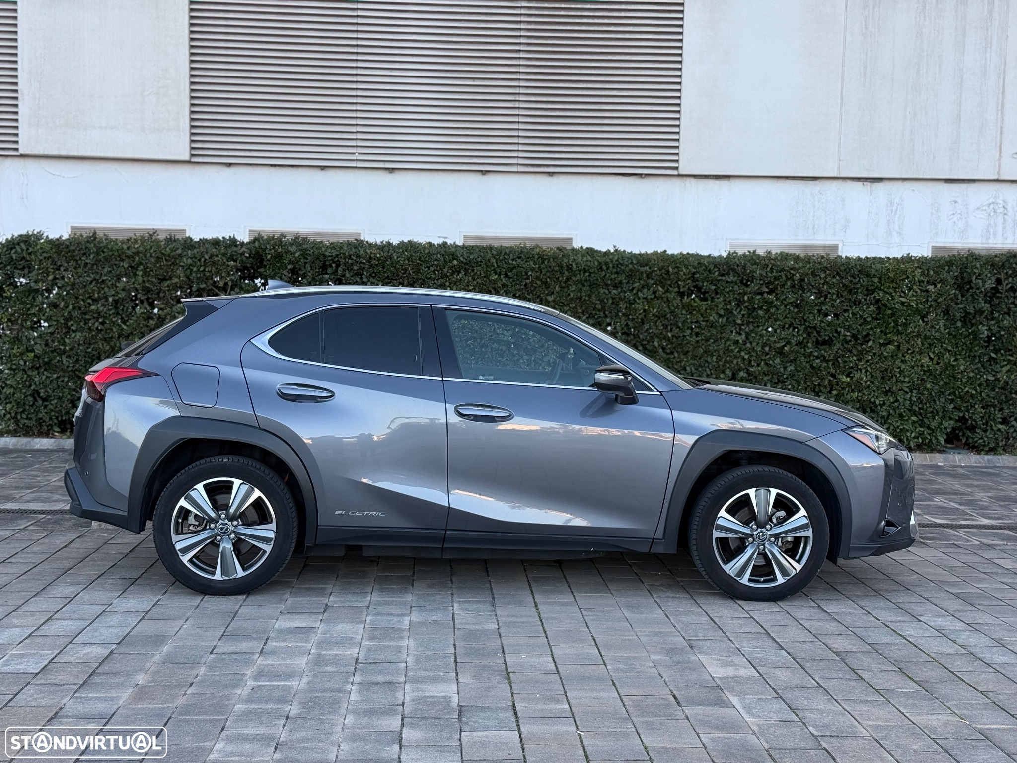 Lexus UX 300e Premium - 5