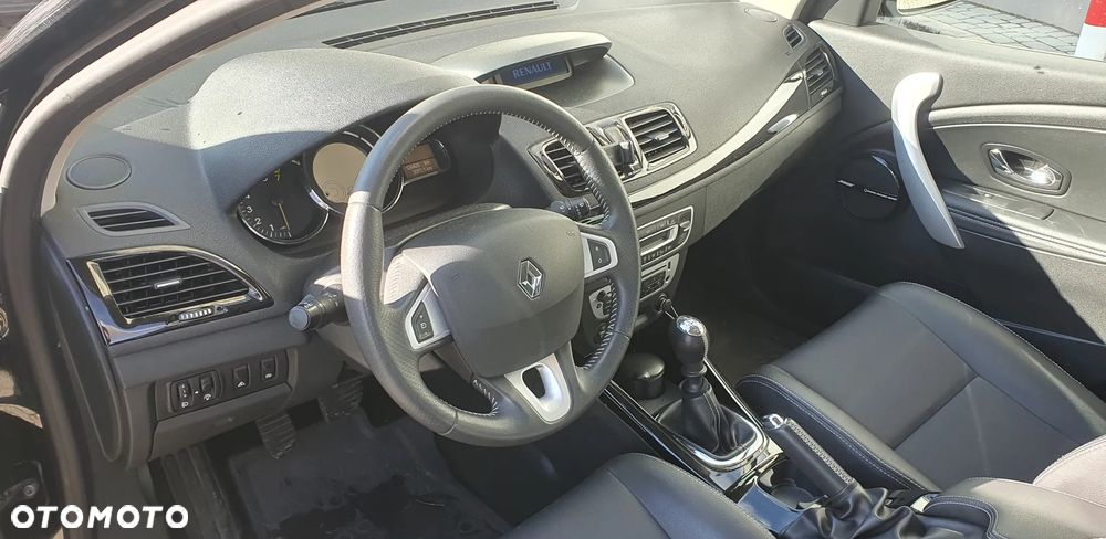 Renault Megane Grandtour ENERGY TCe 115 Start & Stop Bose Edition - 17