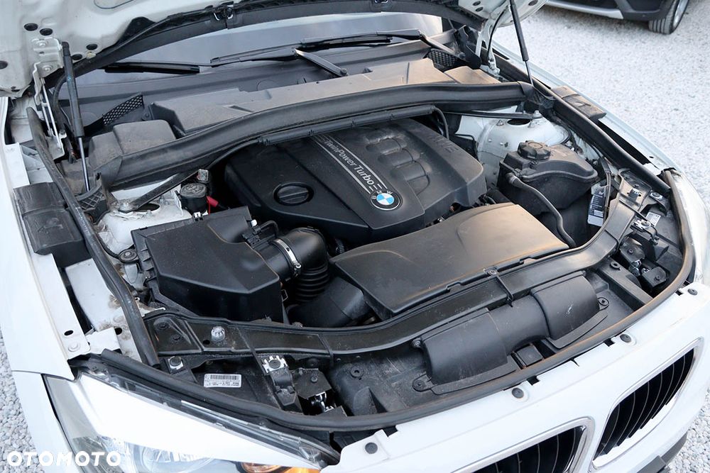 BMW X1 sDrive18d xLine - 37