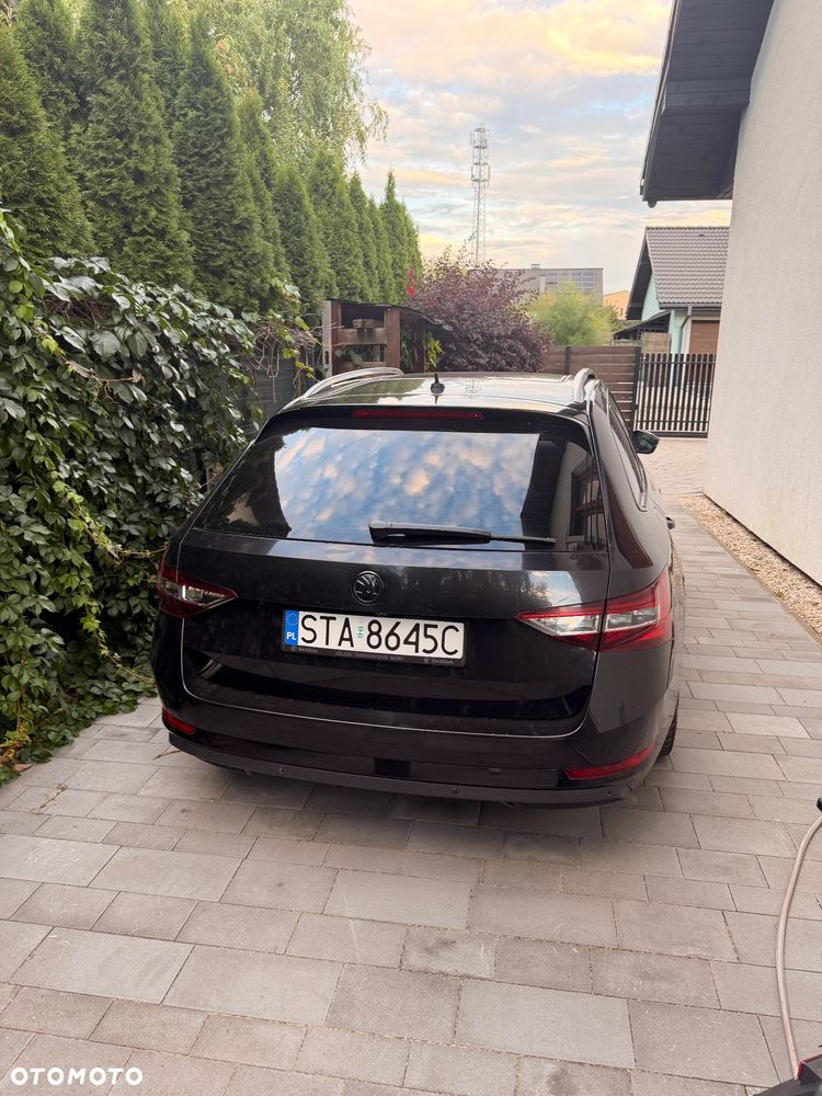 Skoda Superb 2.0 TDI L&K DSG - 30