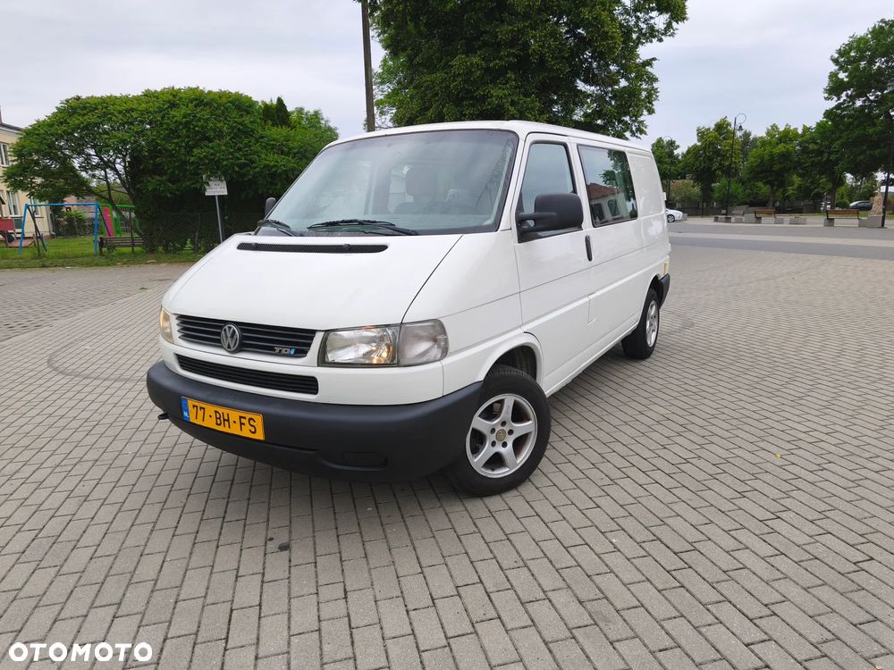 Volkswagen Transporter - 1