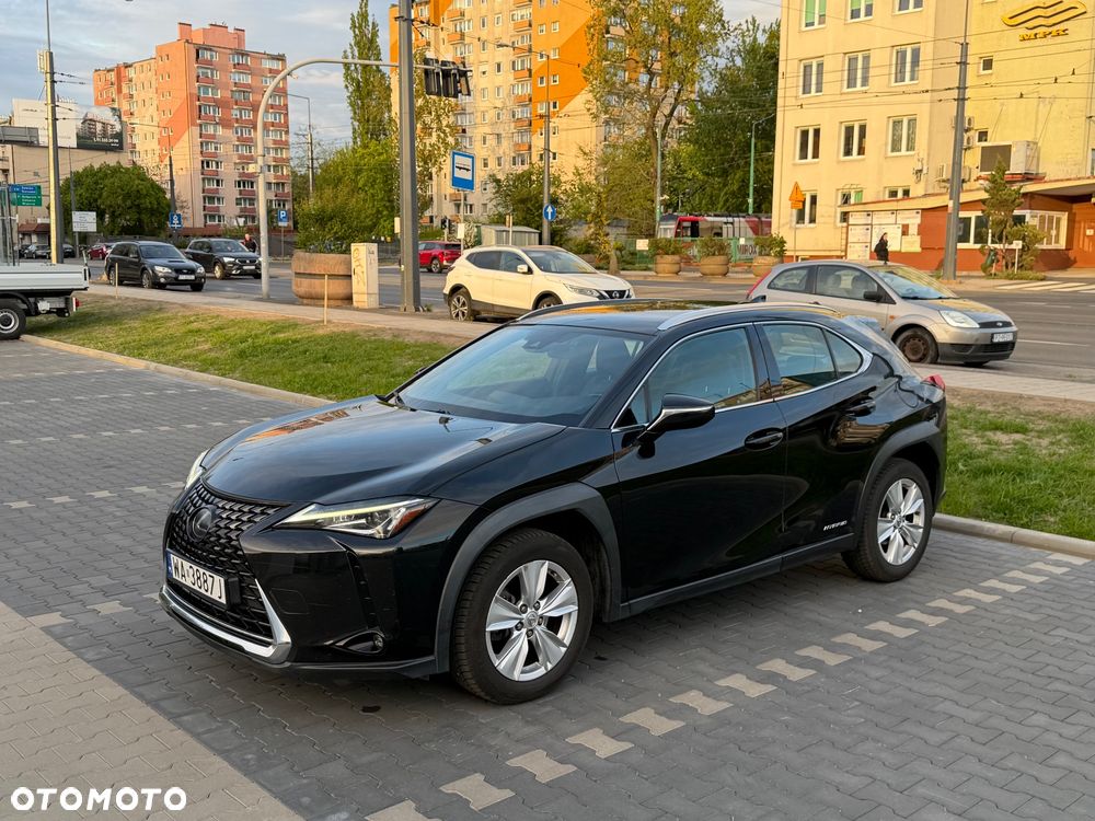 Lexus UX 250h Business Edition - 2