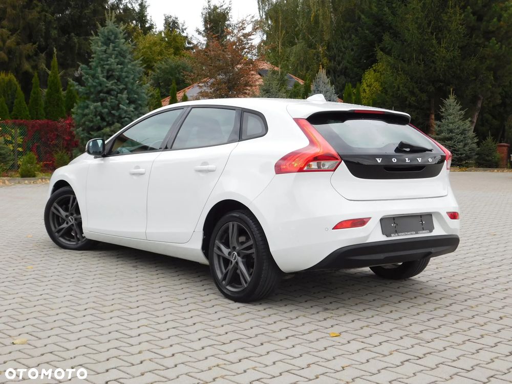 Volvo V40 T2 Kinetic - 4