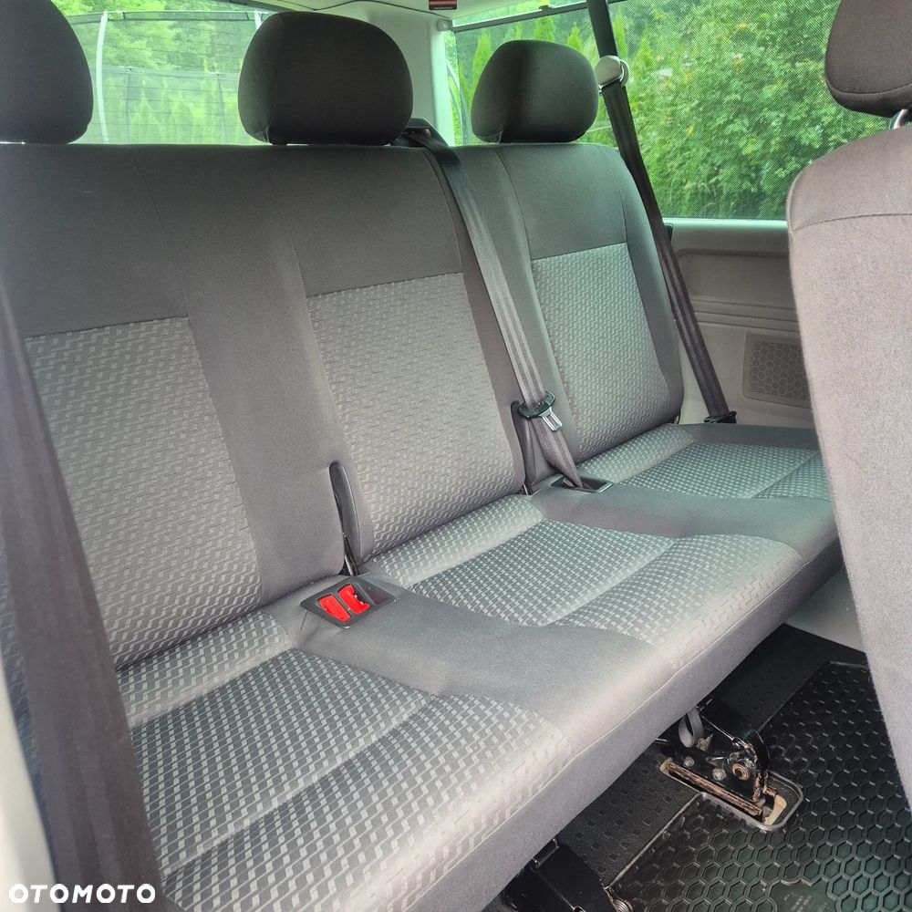 Volkswagen Caravelle - 8