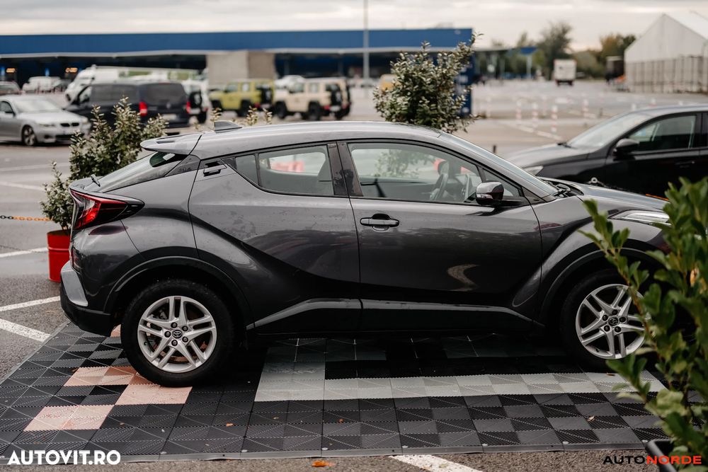 Toyota C-HR - 12