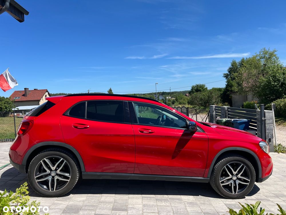 Mercedes-Benz GLA 250 4-Matic - 6