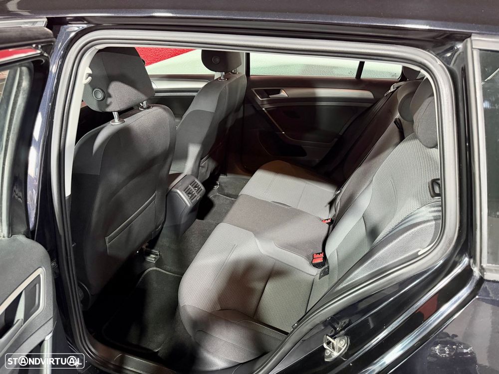 VW Golf Variant 1.6 TDi BlueMotion Confortline - 17